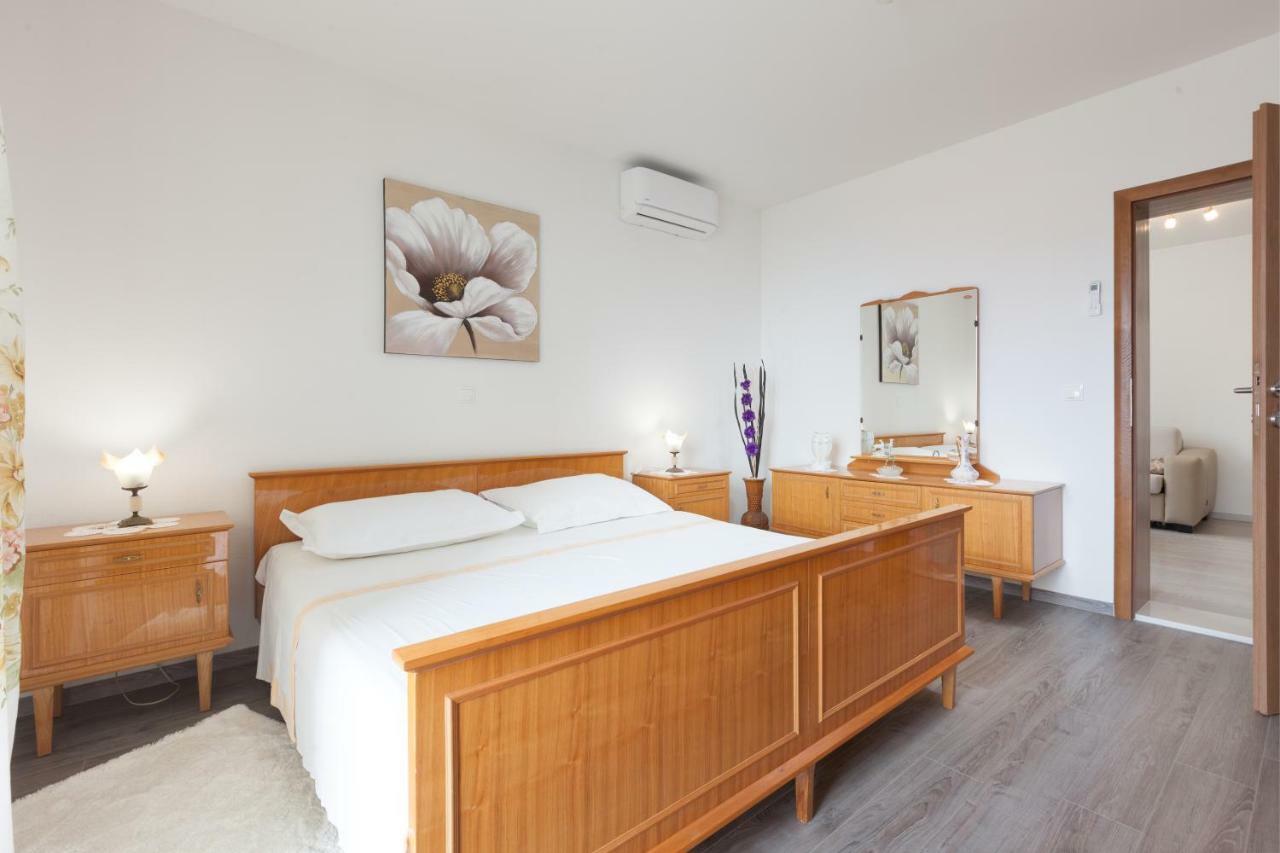 Apartments Turtle Gardens Makarska Esterno foto