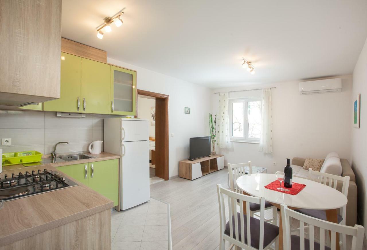 Apartments Turtle Gardens Makarska Esterno foto