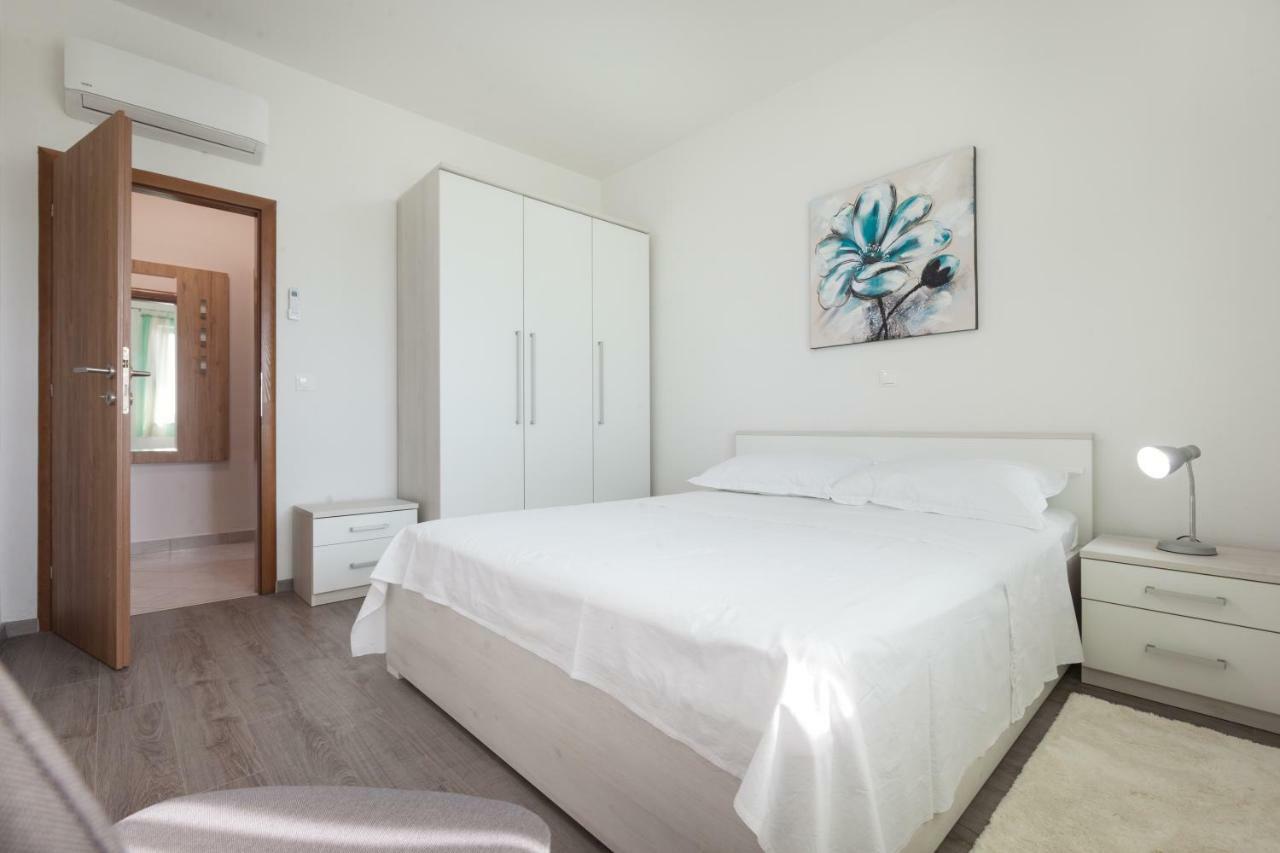 Apartments Turtle Gardens Makarska Esterno foto