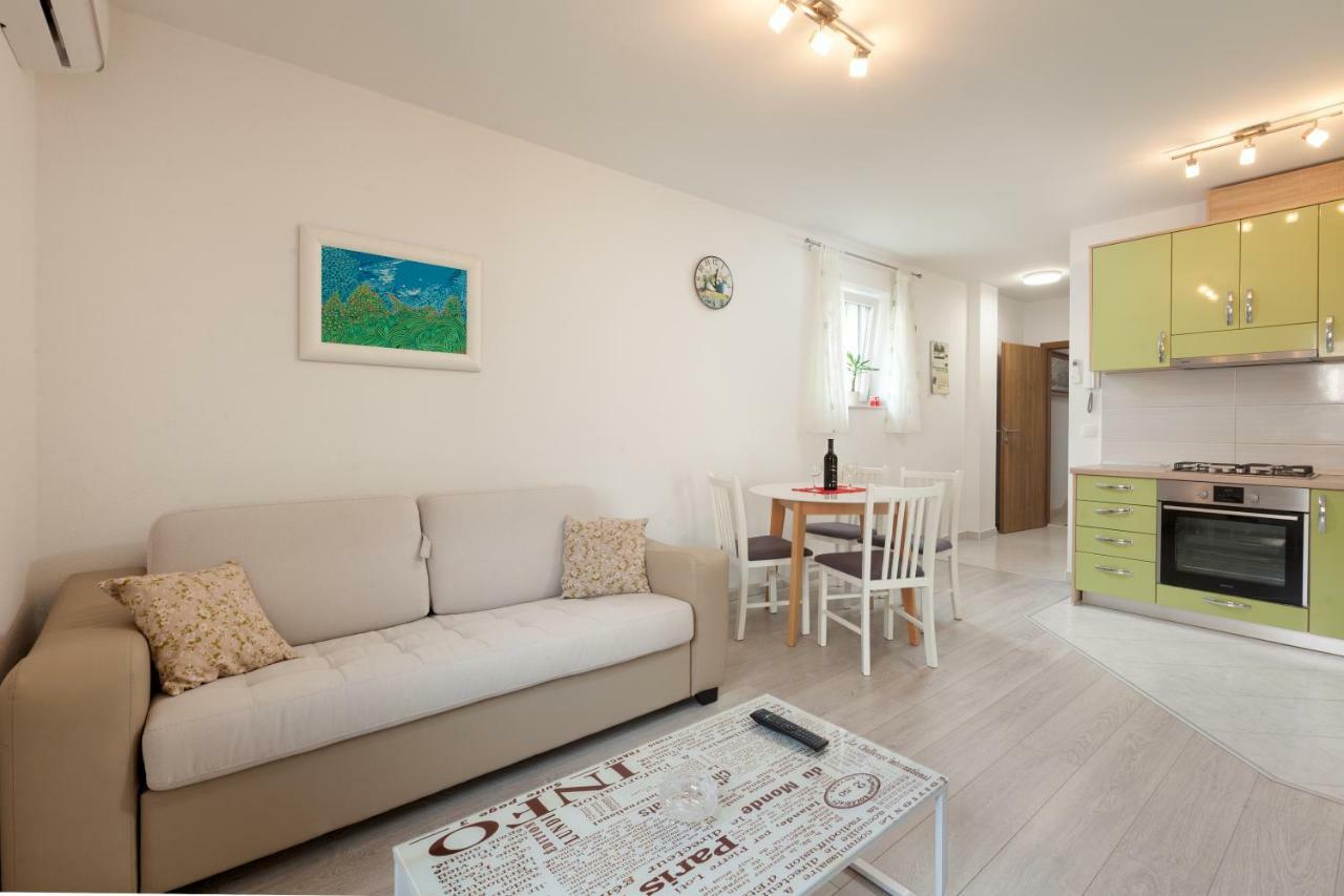 Apartments Turtle Gardens Makarska Esterno foto