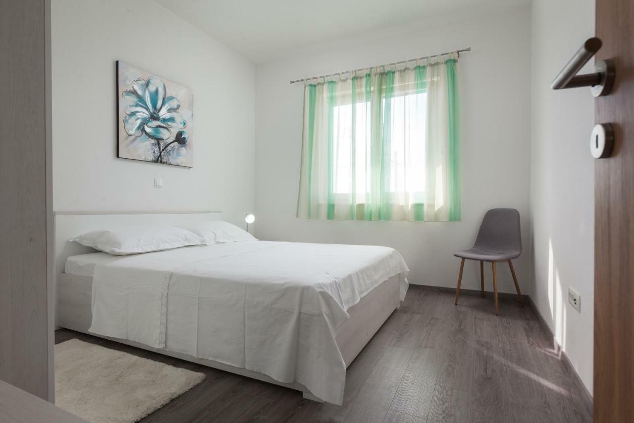 Apartments Turtle Gardens Makarska Esterno foto